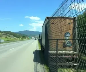 carreta tomba rodovia