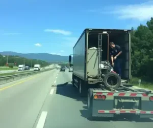carreta tombada